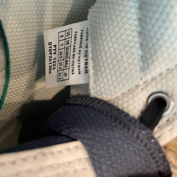 Men's Navy and White Sneakers. Hard to find Mizuno! - Picture 11 of 11